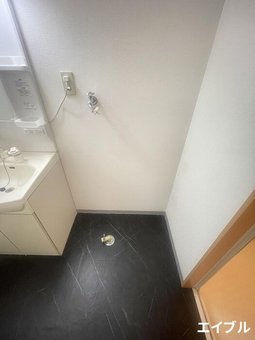 物件内観写真9　(洗濯機置場)