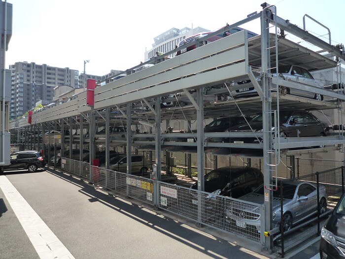 物件外観写真2　(駐車場)