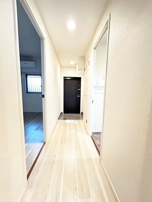 物件内観写真11　(廊下)