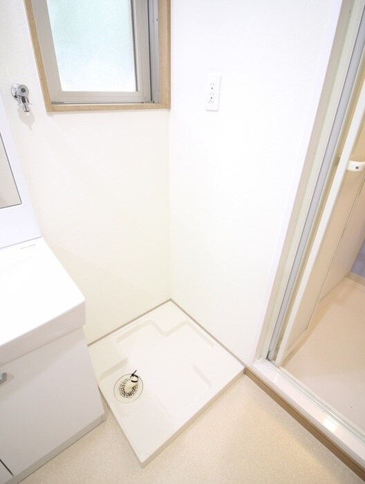 物件内観写真12　(洗濯機置場)