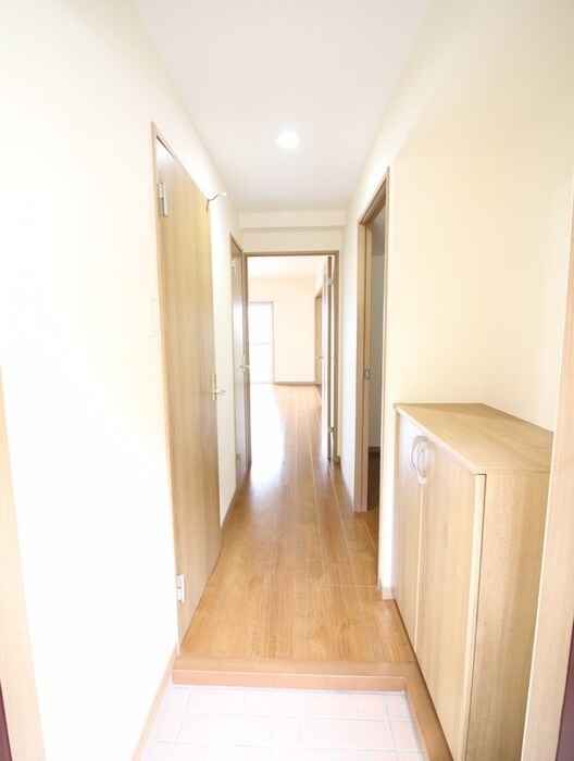物件内観写真16　(廊下)