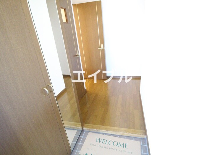 物件内観写真17　(玄関)