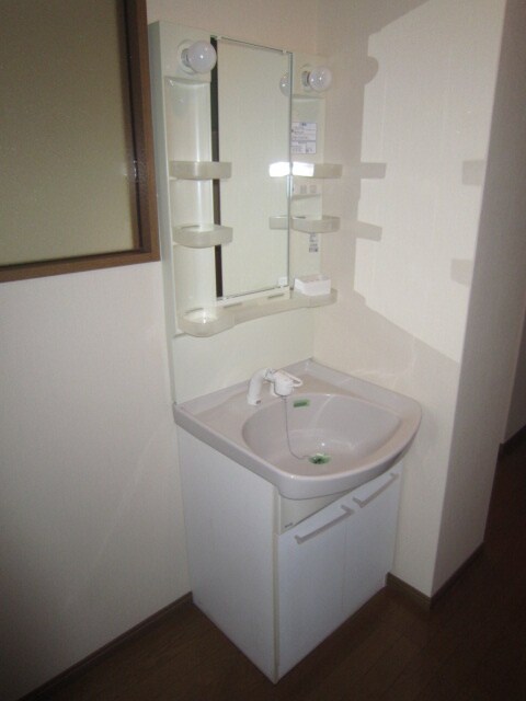 物件内観写真9　(洗面)