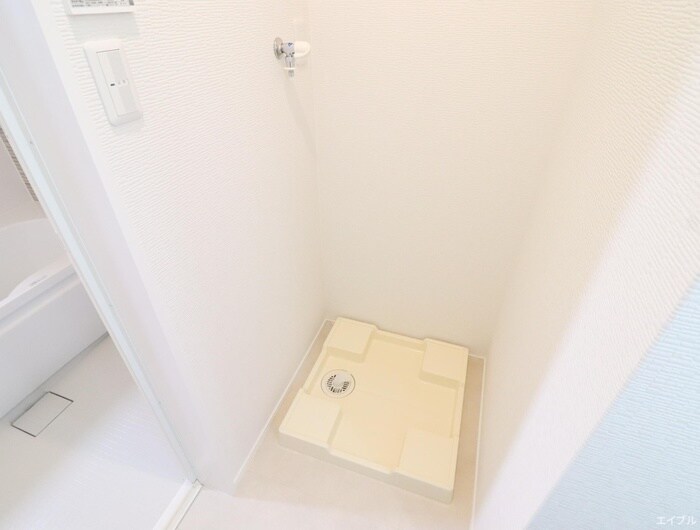 物件内観写真12　(洗濯機置場)