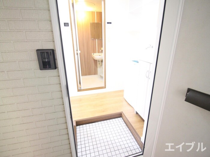 物件内観写真10　(玄関)