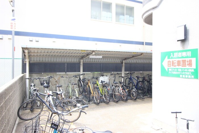 物件外観写真5　(駐輪場)