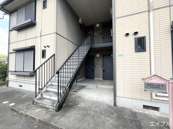 物件外観写真4　(エントランス部分)