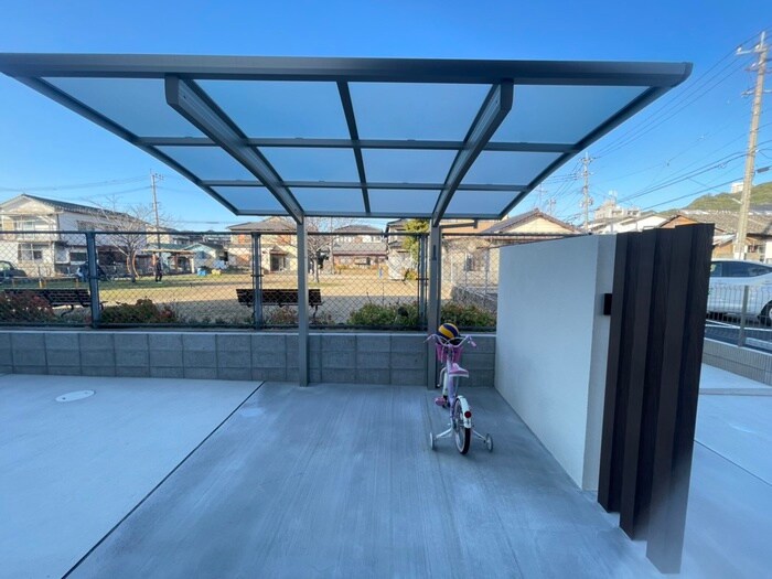 物件外観写真6　(駐輪場)