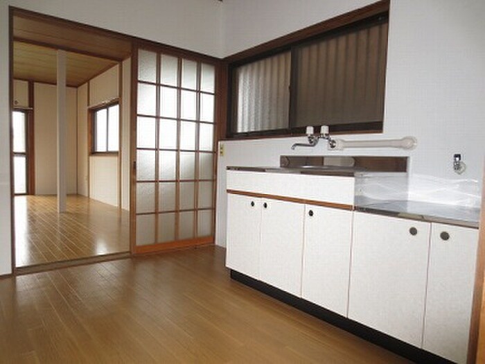 物件内観写真2　(キッチン)