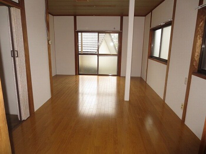 物件内観写真3　(居室)