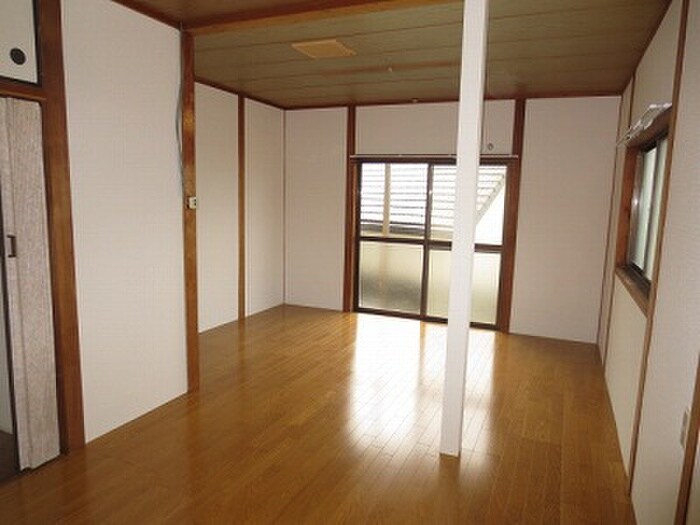 物件内観写真4　(居室)