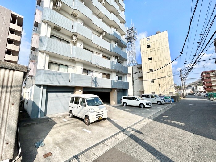 物件外観写真2　(駐車場)