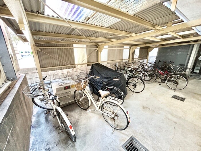 物件外観写真5　(駐車場)