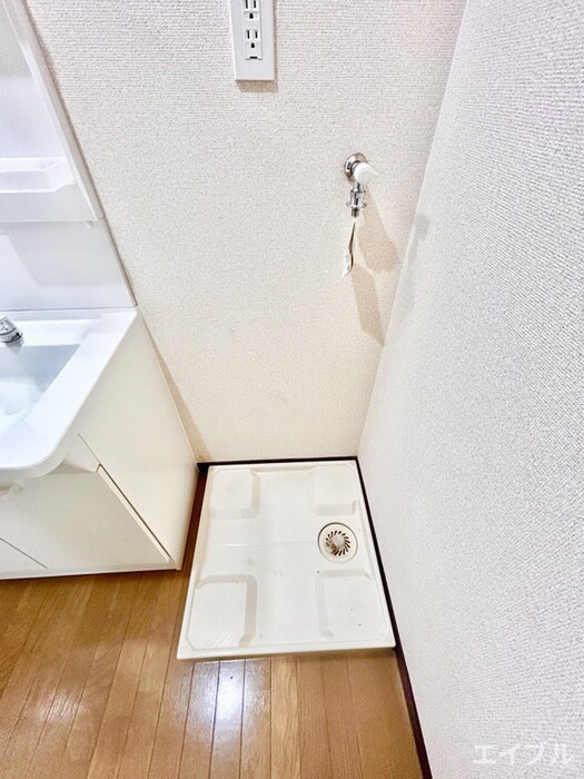 物件内観写真13　(洗濯機置場)