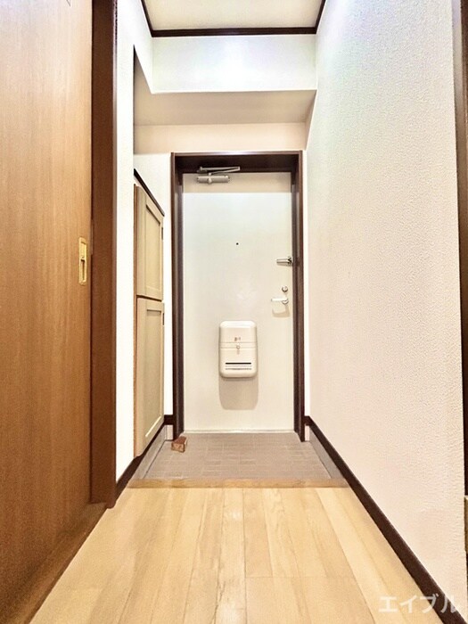物件内観写真16　(玄関)