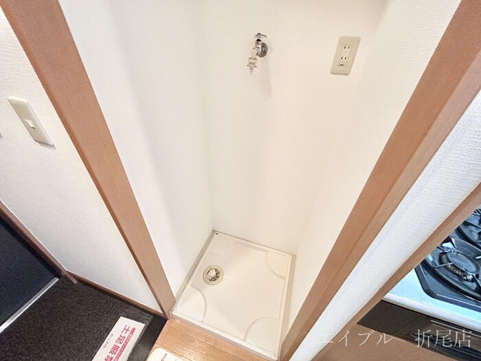 物件内観写真9　(洗濯機置場)