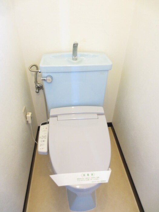 物件内観写真8　(トイレ)