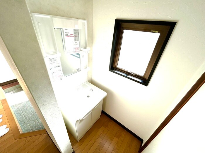 物件内観写真8　(洗面)