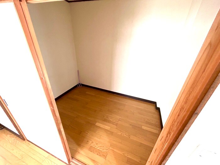 物件内観写真10　(収納)