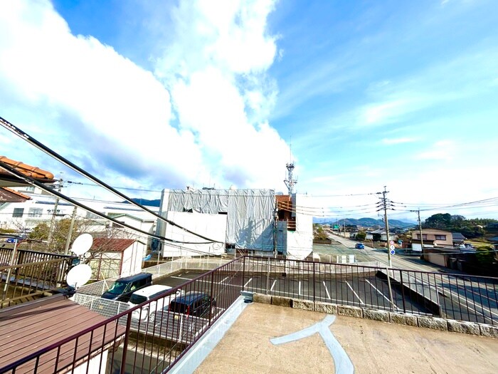 物件内観写真13　(室内からの展望)