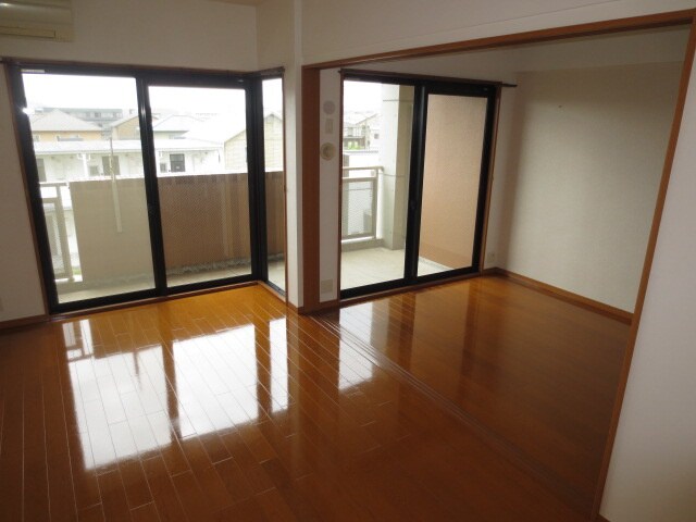 物件内観写真8　(居室)