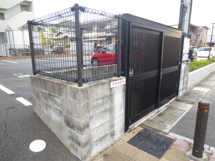 物件外観写真3　(建物設備)