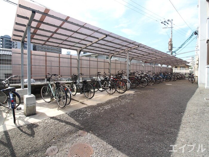 物件外観写真2　(駐輪場)