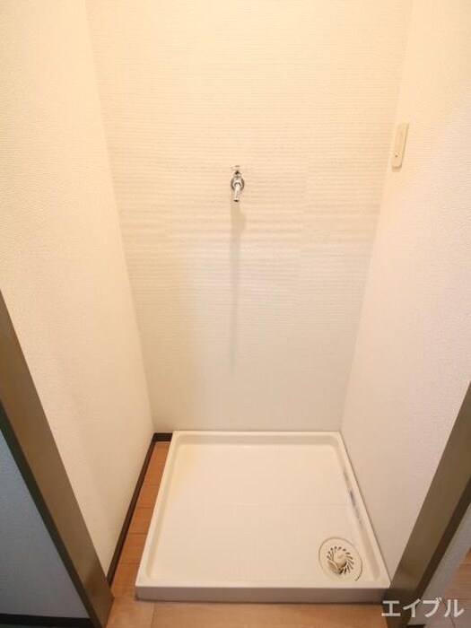 物件内観写真12　(洗濯機置場)