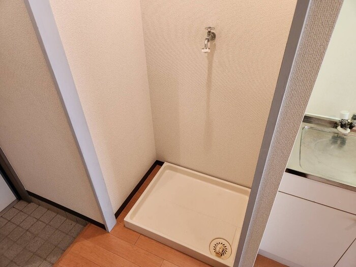 物件内観写真17　(洗濯機置場)