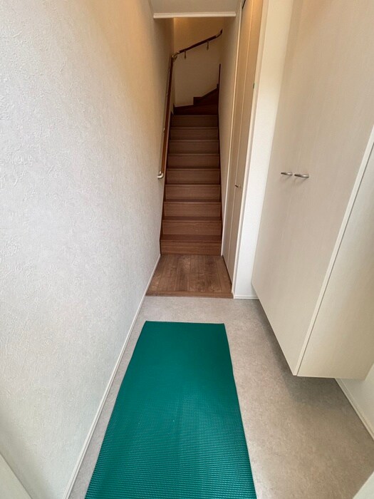 物件内観写真11　(玄関)