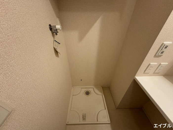 物件内観写真10　(洗濯機置場)