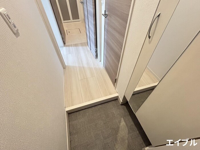 物件内観写真13　(玄関)