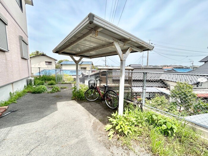 物件外観写真3　(駐輪場)