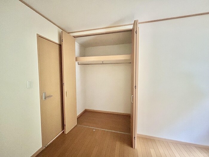 物件内観写真16　(収納)