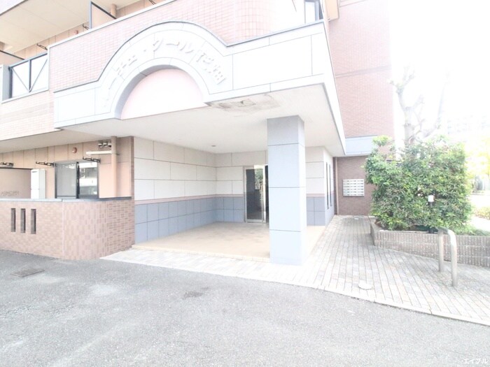 物件外観写真4　(エントランス部分)