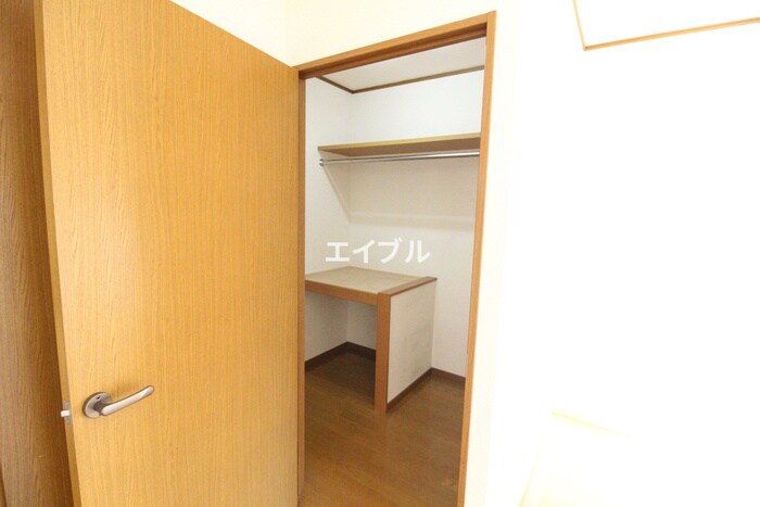 物件内観写真13　(収納)