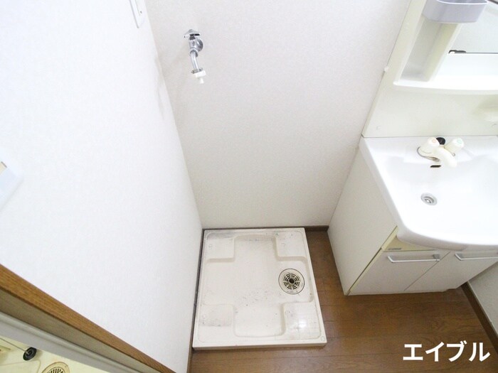 物件内観写真16　(洗濯機置場)