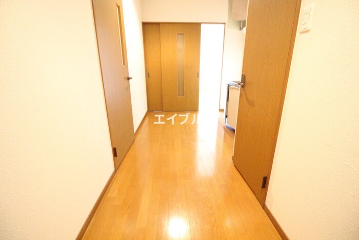 物件内観写真16　(玄関)