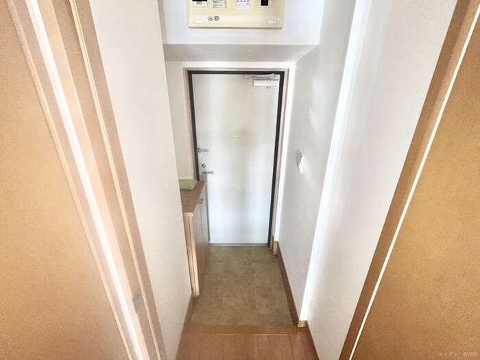 物件内観写真12　(玄関)