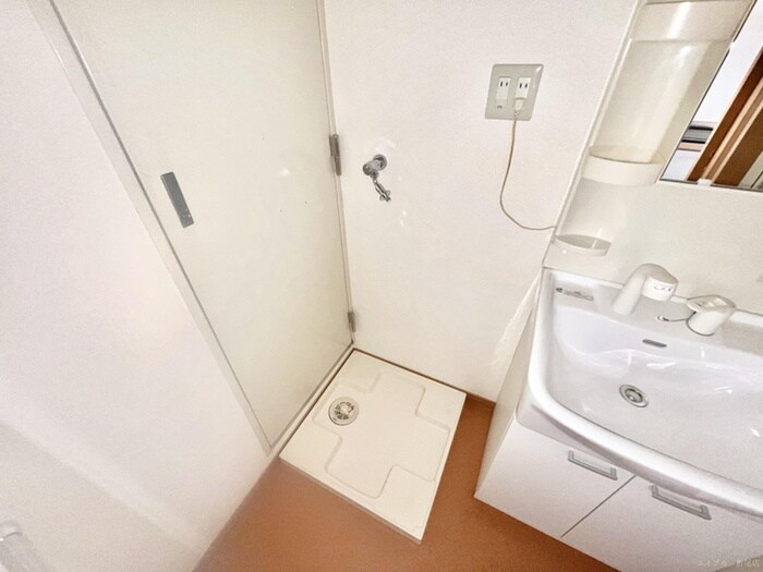 物件内観写真14　(洗濯機置場)