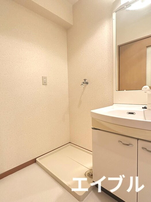 物件内観写真12　(洗濯機置場)