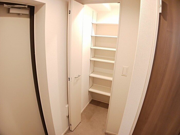物件内観写真6　(収納)