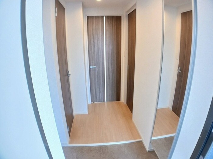 物件内観写真7　(玄関)