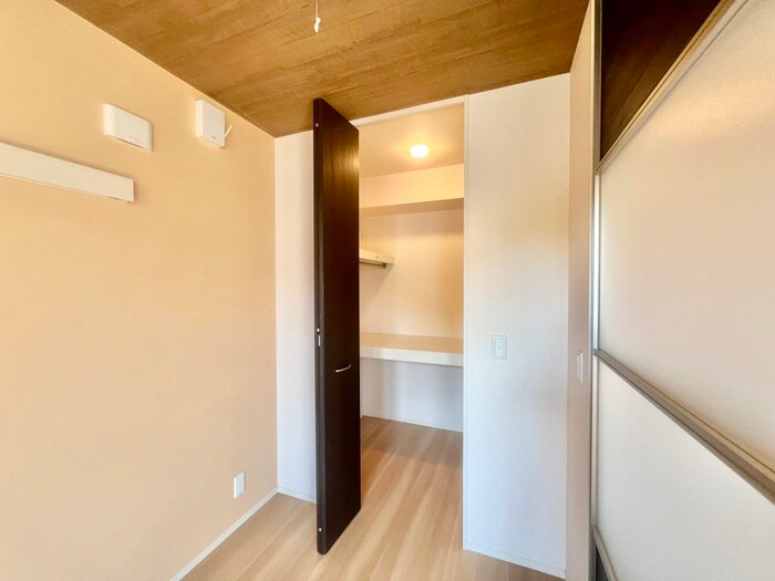 物件内観写真11　(収納)