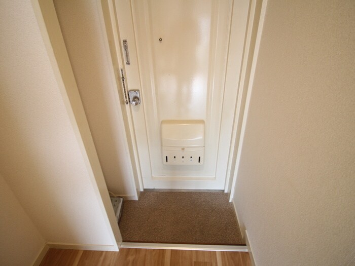 物件内観写真10　(玄関)