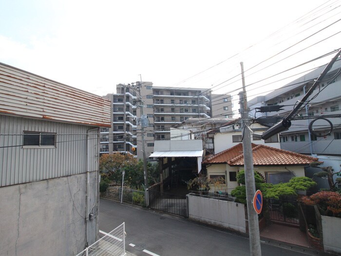 物件内観写真12　(室内からの展望)