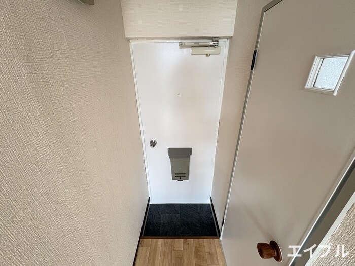 物件内観写真18　(玄関)