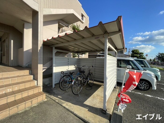 物件外観写真3　(駐輪場)