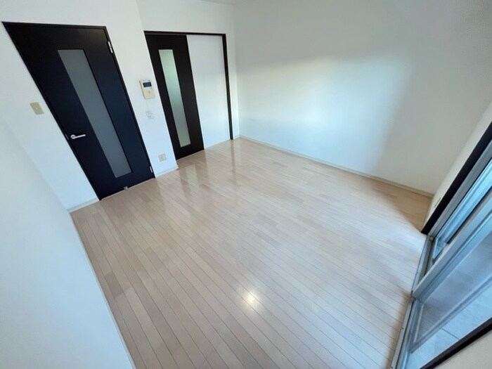 物件内観写真3　(居室)