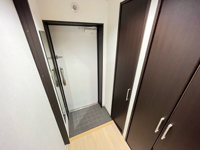 物件内観写真10　(玄関)